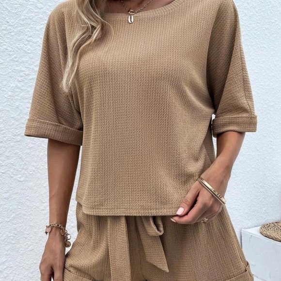Khaki Casual comfy Batwing Sleeve Tee & Knot Front Shorts - Picture 4 of 8